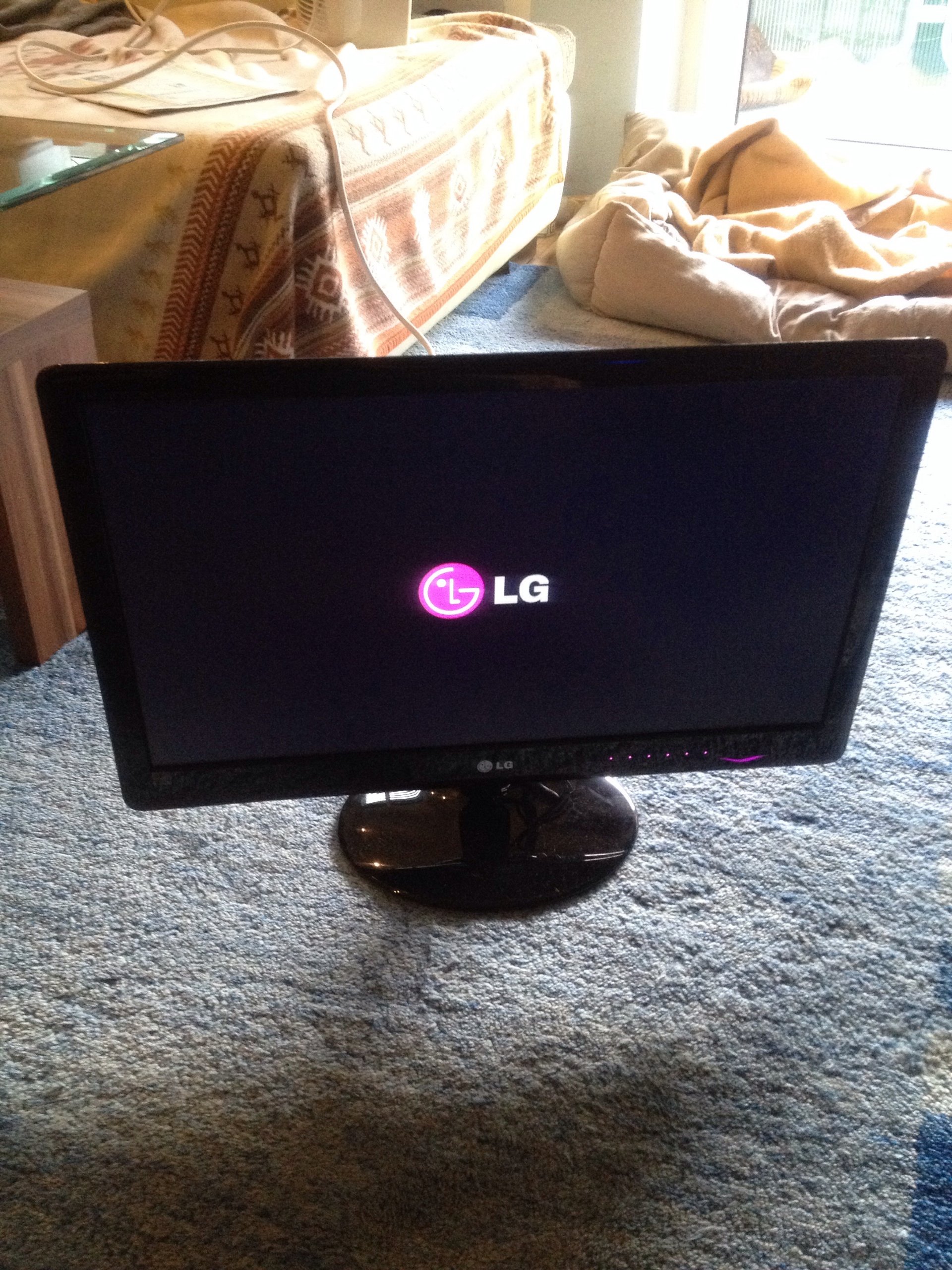LG E2350V-PN 58.4 cm Widescreen TFT Monitor schwarz: Amazon